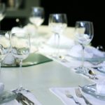 Galadiner_web Punkten Sie bei der Einladung Ihres Chefs zu sich nachhause. Foto: Rainer Sturm, Pixelio