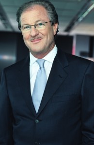 Wolfgang Reitzle zeigt als Manager des Jahres 2009 nicht nur im Business Stil, sondern auch in seiner Kleiderwahl © Linde AG
