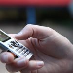 Handy-Knigge, wie verhalte ich mich am Handy Knigge-Falle Handy – immer erreichbar zu sein kann auch stören! ©Christoph Droste/ PIXELIO
