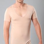 Deep-V-Neck Herren-Unterhemd Stuttgart light Hautfarbe Deep-V-Neck Herren Unterhemd in Hautfarbe Stuttgart light
